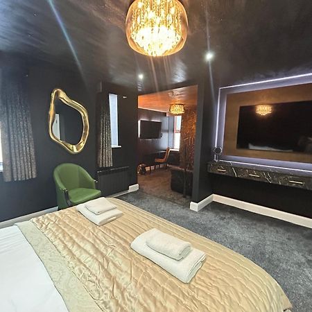 Swish Luxury Holiday Apartments แบล็คพูล ภายนอก รูปภาพ